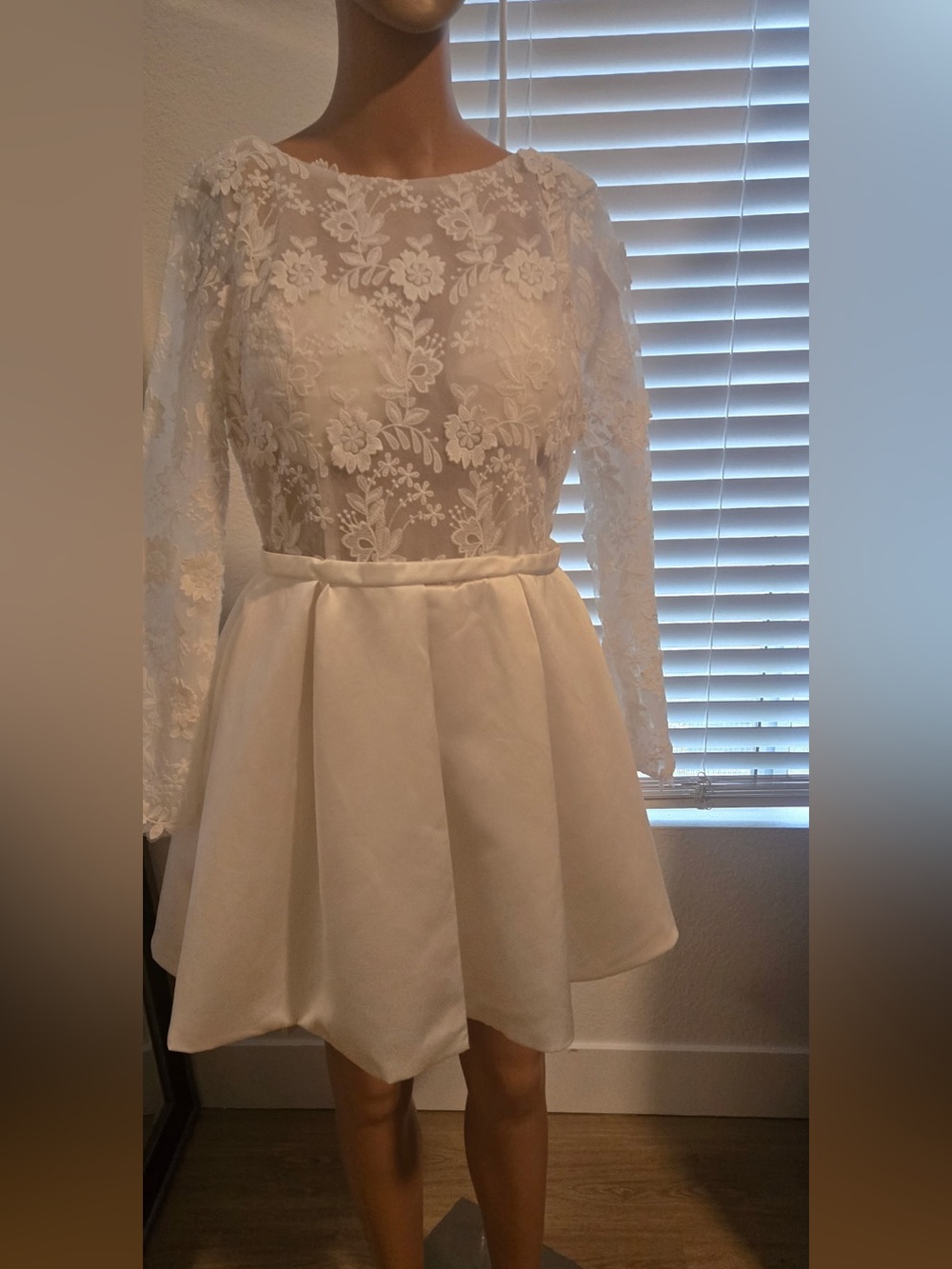 Elegant White Lace & Satin Dress - Picture 2 of 3
